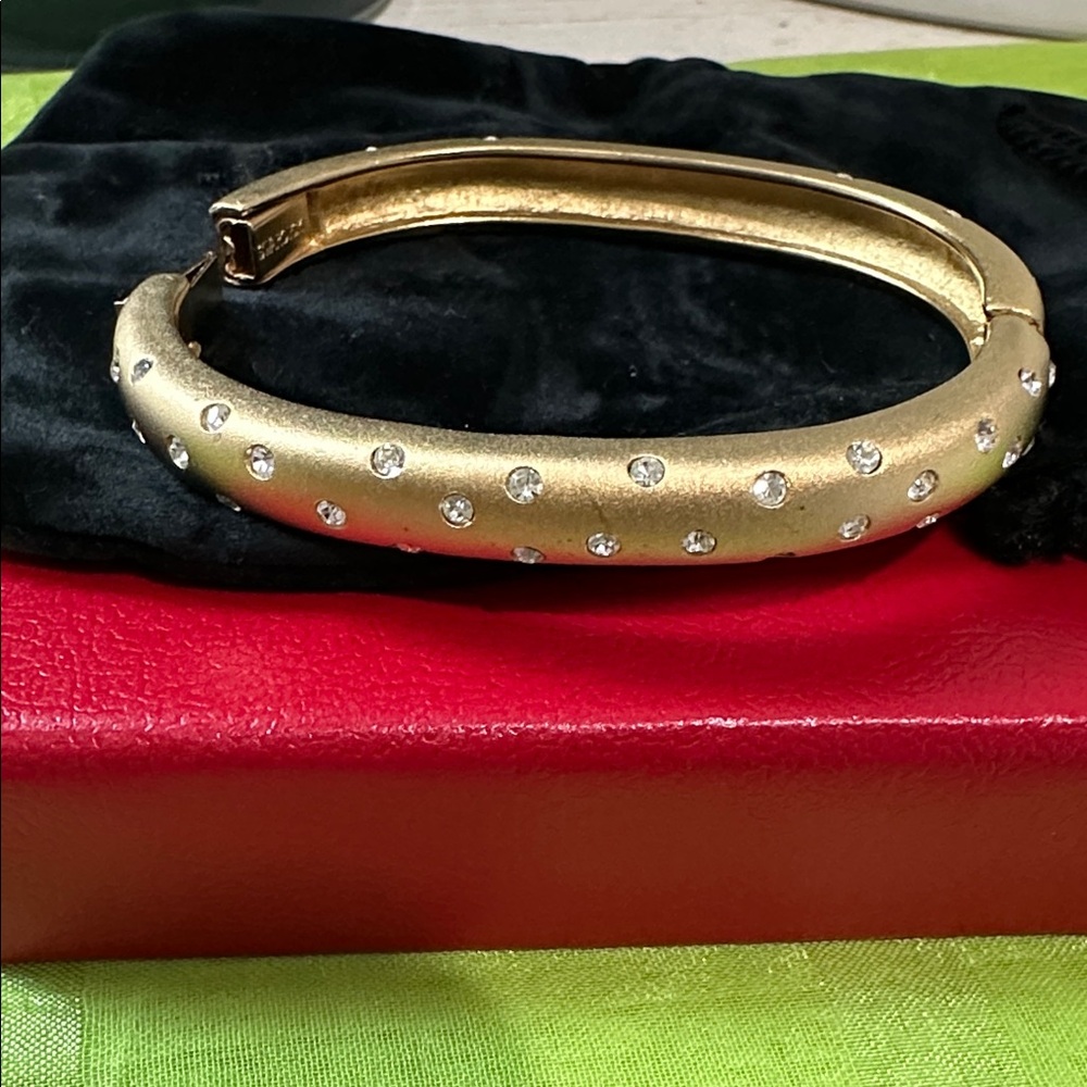 Swarovski Elegant Gold Bracelet with Crystal Accents